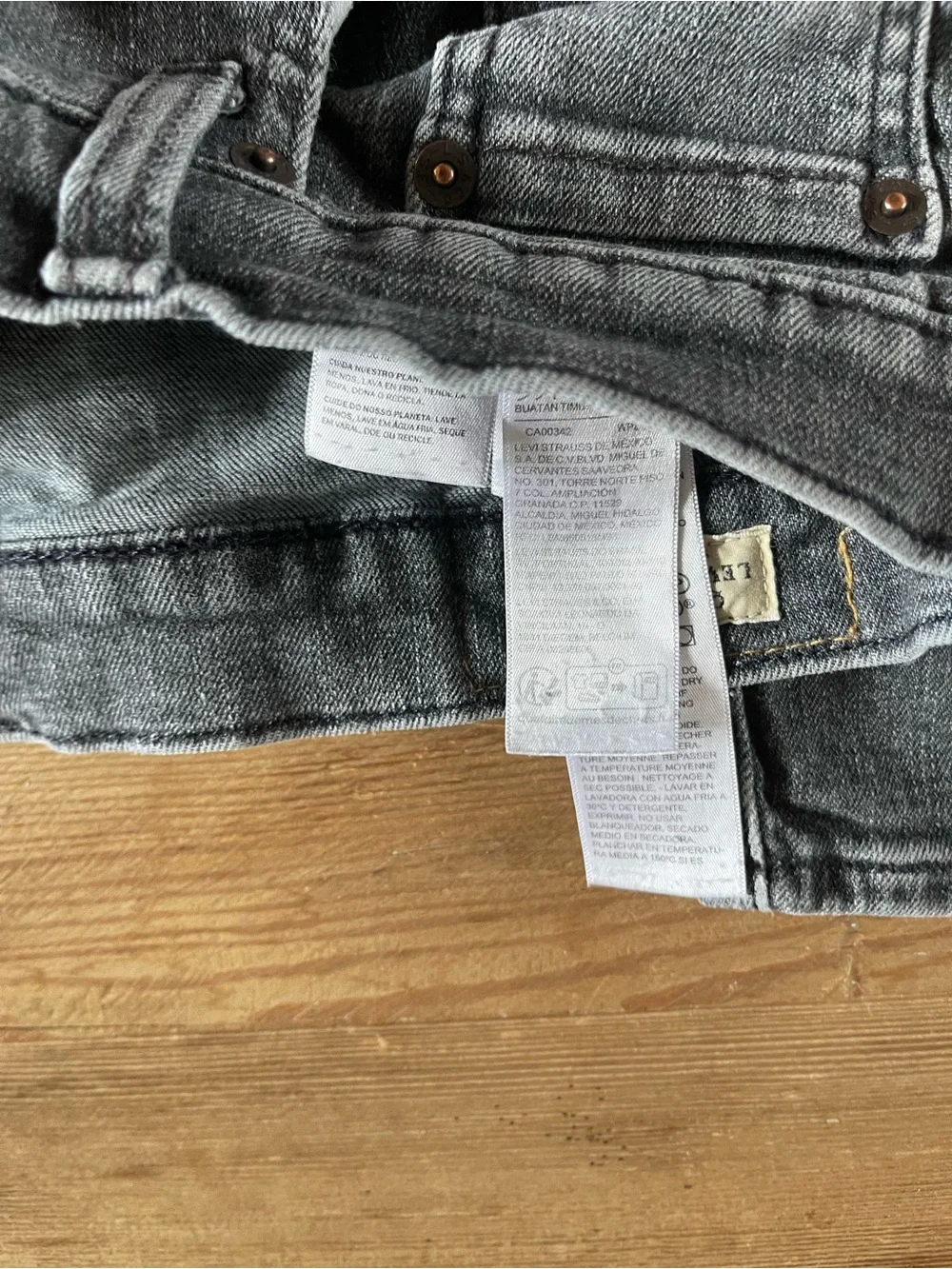 Levi’s Premium 512 Slim Taper Gray Wash Jeans Men’s 32x32